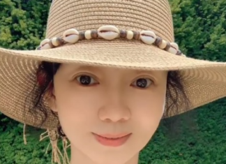 This woman in her 50s still has enviable skin thanks to 3 simple habits