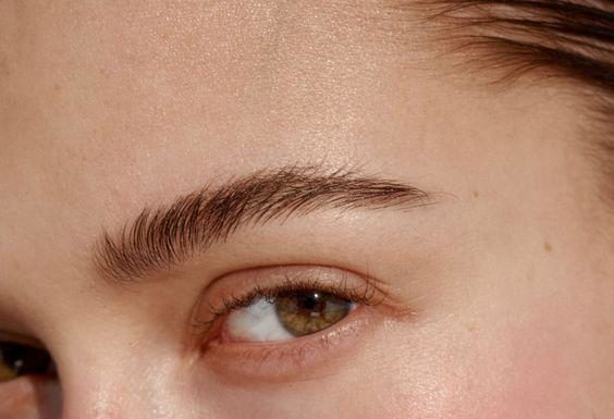 Quick fix for dry and chapped lips to keep them smooth and crack-free