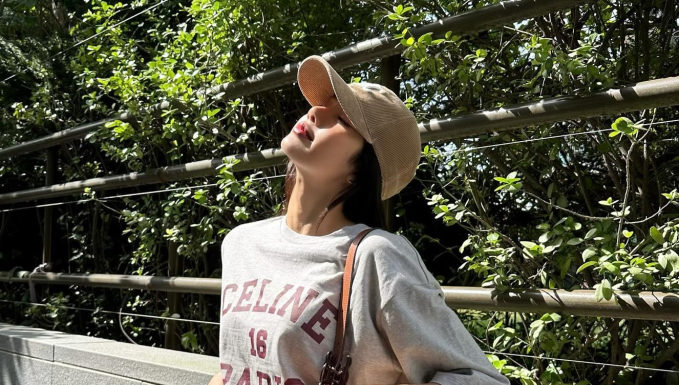 Denim: The Key to Refreshing the Korean Celebrity Style – A Must-learn for Fashionistas