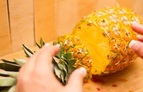 Super Easy Pineapple Peeling Tips: Keep it Fresh as if Just Picked for 3 Days