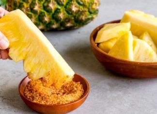 Buy pineapple but don’t eat it right away: Soak it in this water for sweeter taste, enjoy without tongue irritation