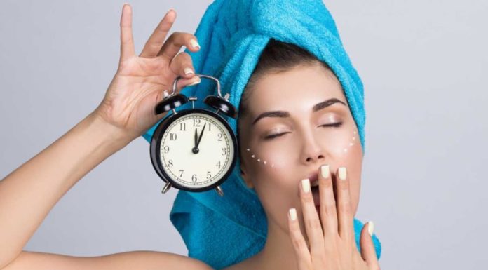 The Importance of Moisturizing Your Skin at Night: Explained