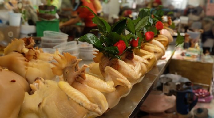 How to Boil Chicken Perfectly with Tender, Juicy Meat Using This Trick