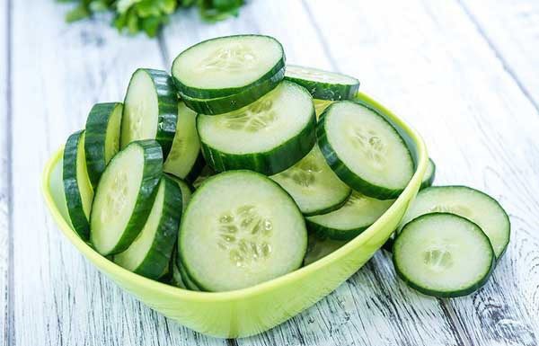 Get rid of the harmful habit of using sandals to kill insects, this is the right way to do it.