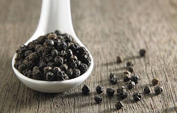 Why so many people sprinkle pepper around the house, everyone wants to try it after hearing it