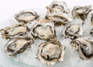 Oyster Don’t Just Eat Raw or Cook in Porridge, Fry it with Eggs for a Delicious and Nutritious Dish