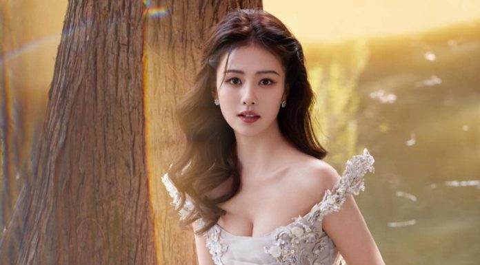 How to Get Rid of Wrinkles with Daily Eye Area Massage