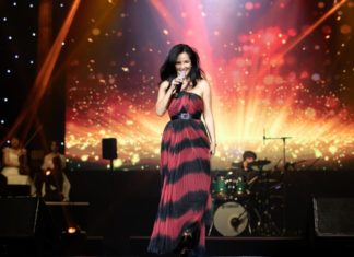 Beautiful at 53, Hong Nhung outshines her younger counterparts with her sculpted body and no excess fat