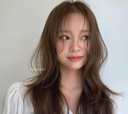 5 Chic Long Hairstyles for Winter – Upgrade Your Look and Stay Fabulous All Season Long!