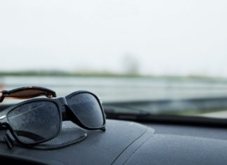 Should you wear sunglasses while driving?