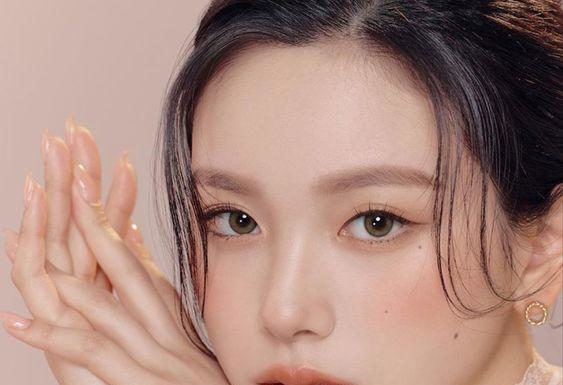 Revealing the formula for thicker and more alluring eyebrows