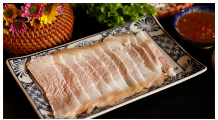 Remove all toxins when boiling pork: Don’t forget to add this to the pot, enjoy with peace of mind