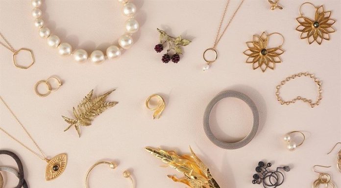 8 Impressive Gifts for Capricorn that Bring Lots of Luck