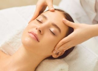 4 Ways to Massage Your Face for Slimming, Youthful, and Radiant Skin