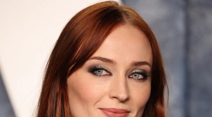 7 Winter Hair Colors That Enhance Beauty and Make You Stand Out