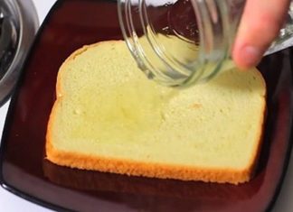 Turning Bread into Trash with Vinegar – A Surprisingly Satisfying Result