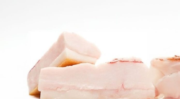 How to fry crispy golden lard that lasts long without smelling bad, makes any dish delicious