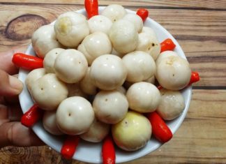 Salt and chili are not enough for pickled vegetables: This additional step makes the vegetables white, crispy, and everyone loves them.