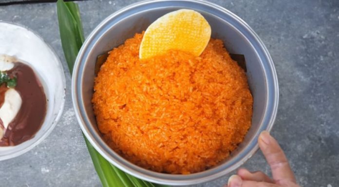 No need for a rice cooker or steaming basket, cook sticky, quick, and perfectly fragrant rice with an electric rice cooker using this method