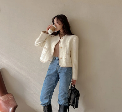 5 Perfect Shoe Styles to Pair with Jeans for a Stylish and Flattering Look