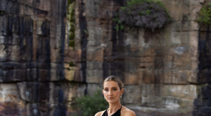 Oversized trousers take over the winter 2023 work wardrobe – ladies, don’t overlook them.