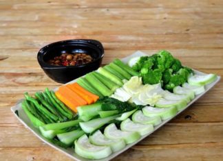 Mother-in-law shakes her head as daughter-in-law pours oil into boiling vegetables, when she sees the result she goes around the neighborhood to tell everyone