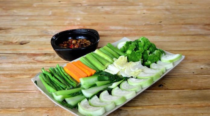 Mother-in-law shakes her head as daughter-in-law pours oil into boiling vegetables, when she sees the result she goes around the neighborhood to tell everyone