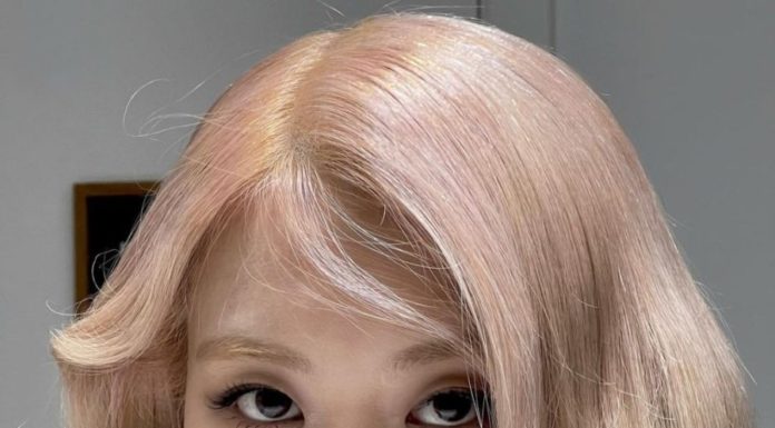 Rose (Blackpink) reveals hair care tips for strong, silky hair all year round