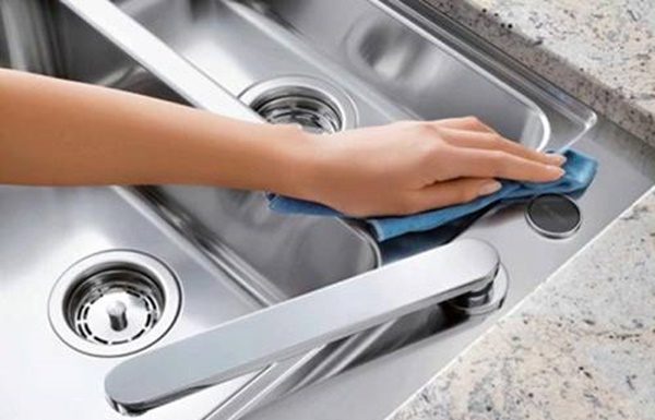 Dishwashing liquid is not just for washing dishes, it has a multitude of incredible uses