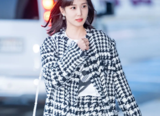 “Forever Young: The Age-Defying Fashion Hacks of the Desert Diva”