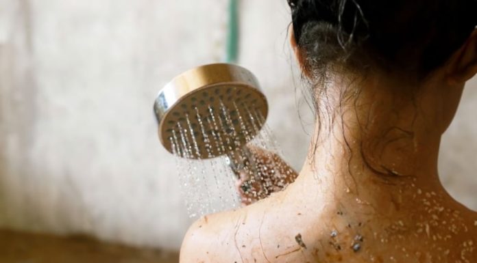 Shower or shampoo first? Many people still make this mistake, leading to decreased health and unpredictable consequences. Be careful!