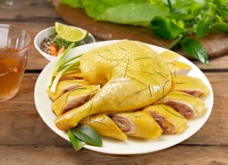 The Perfect Boiled Chicken Recipe: Tender, Juicy, and Delicious – Achieve it with this Secret Broth