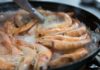 Should you boil shrimp in hot water or cold water?