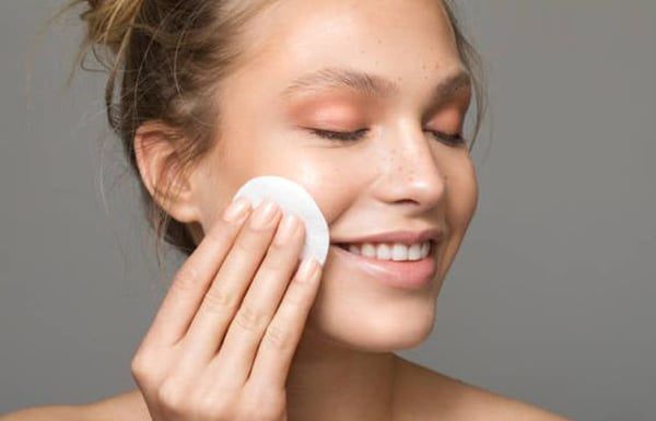 Basic Skin Care Tips for Women Over 30 for a Youthful Glow