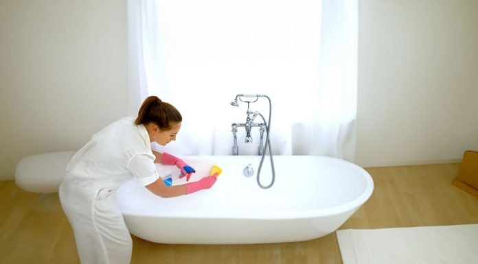 Clean Your Bathroom Effortlessly with This Water Instead of Using Cleaning Detergents: A Handy Solution