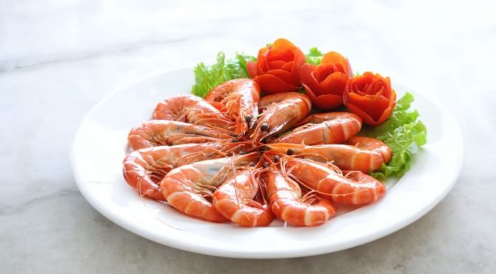 Should children eat shrimp shells or just the meat? Calcium content comparison.