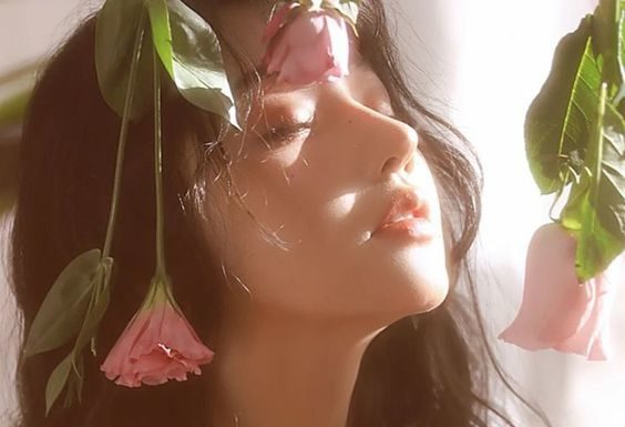 6 Types of Nourishing Essential Oils for Strong, Lustrous Hair