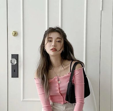 5 Cute Pink Items to Create Standout Outfits at BLACKPINK Concerts