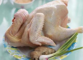 Don’t remove the eggs immediately after boiling them: Do this additional step to make the chicken crispy, firm, and prevent it from falling apart.