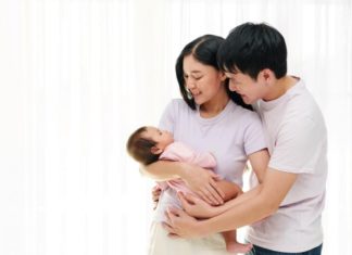 Why do fathers love Bobby’s One-Sided Diaper?