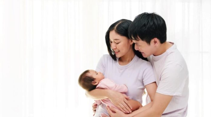 Why do fathers love Bobby’s One-Sided Diaper?