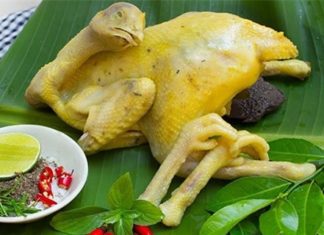 Using warm water to boil chicken is wrong: Add this to make the chicken tender and flavorful, don’t miss out