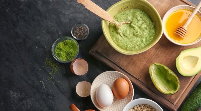 11 Ways to Make Homemade Avocado Face Masks for Brightening and Treating Acne in Just One Week
