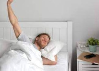 Sleeping with this at your bedside is extremely harmful to your health, many people know but still ‘conveniently’ do it.