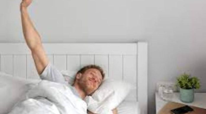 Sleeping with this at your bedside is extremely harmful to your health, many people know but still ‘conveniently’ do it.