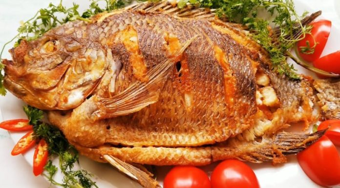 Don’t just drop the fried fish into the pan: Add this step to make crispy golden fish without sticking to the frying pan.