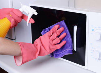 Life-saving tips for microwave emergencies