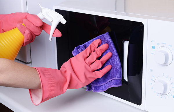 Life-saving tips for microwave emergencies