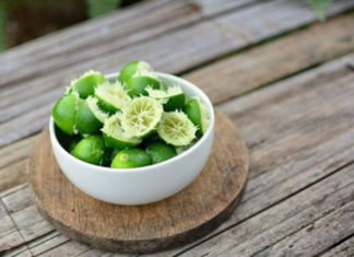 Revive your burnt and thickened pot by using this magical ingredient.