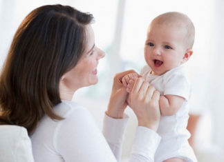 6 Signs Newborns Love their mothers at first sight: See if your baby has them!